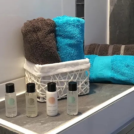 Suquet's Luxury Апартаменты *