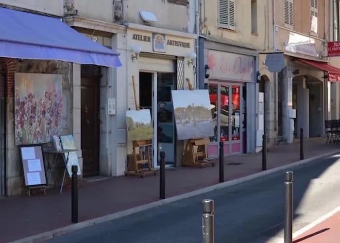 Suquet's Luxury Apartment